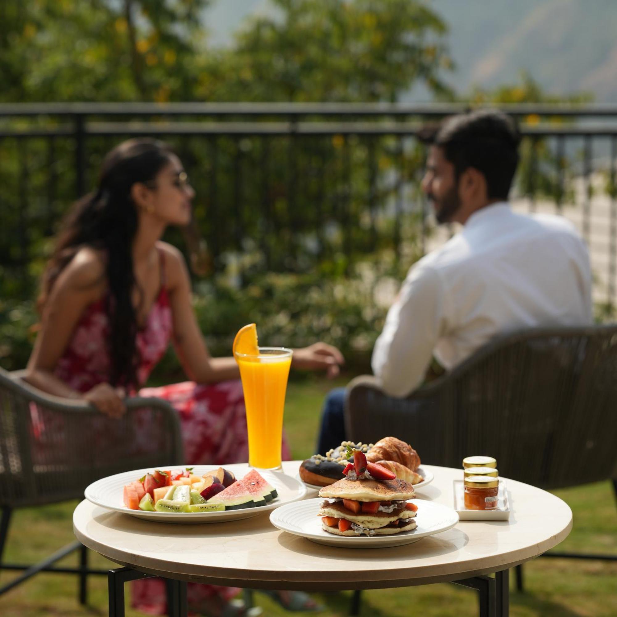 Courtyard By Marriott Mahabaleshwar Hotel Bagian luar foto