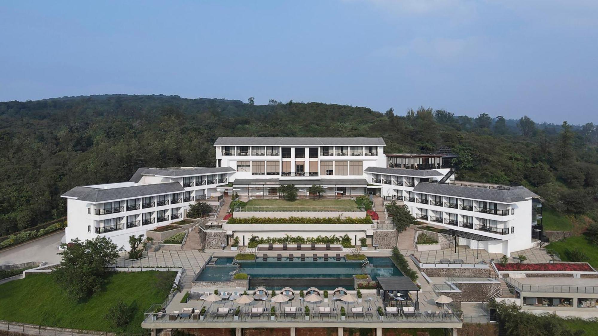Courtyard By Marriott Mahabaleshwar Hotel Bagian luar foto
