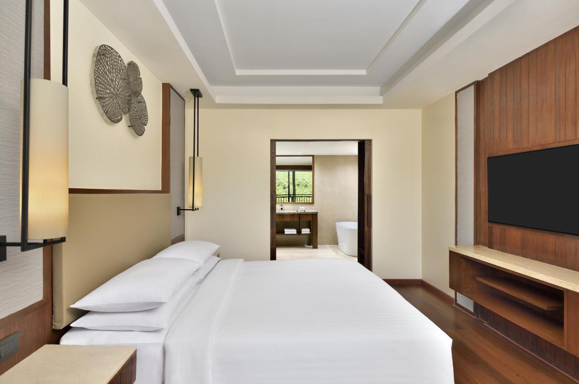 Courtyard By Marriott Mahabaleshwar Hotel Bagian luar foto