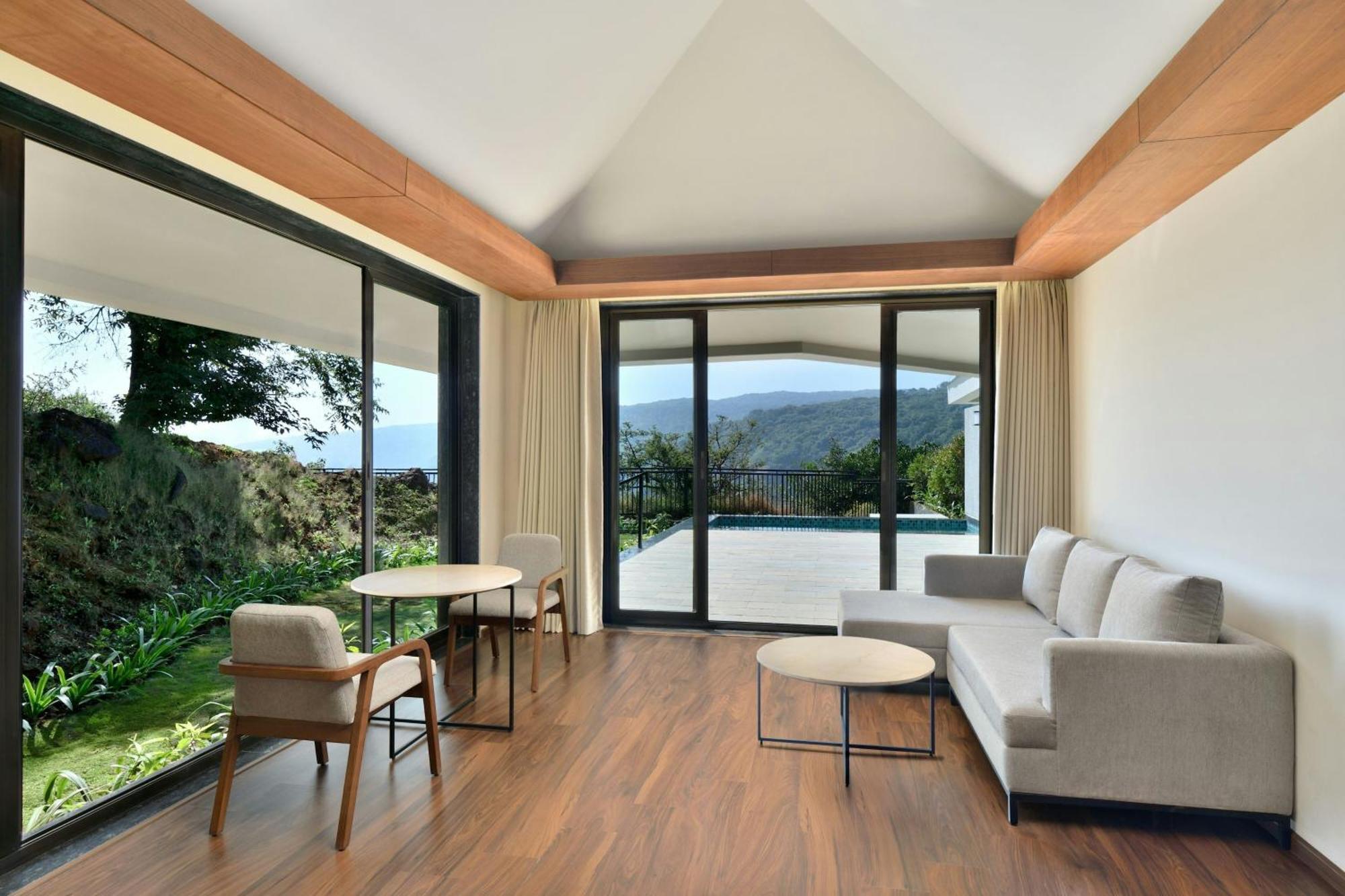 Courtyard By Marriott Mahabaleshwar Hotel Bagian luar foto