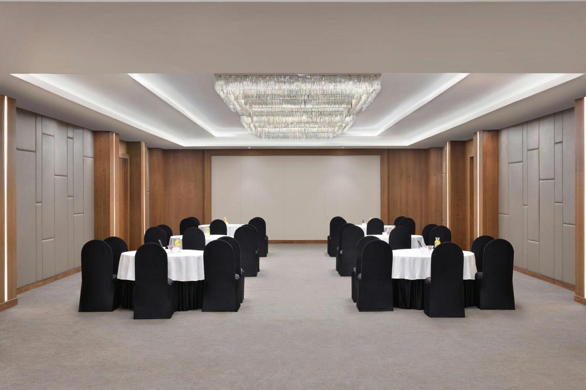 Courtyard By Marriott Mahabaleshwar Hotel Bagian luar foto