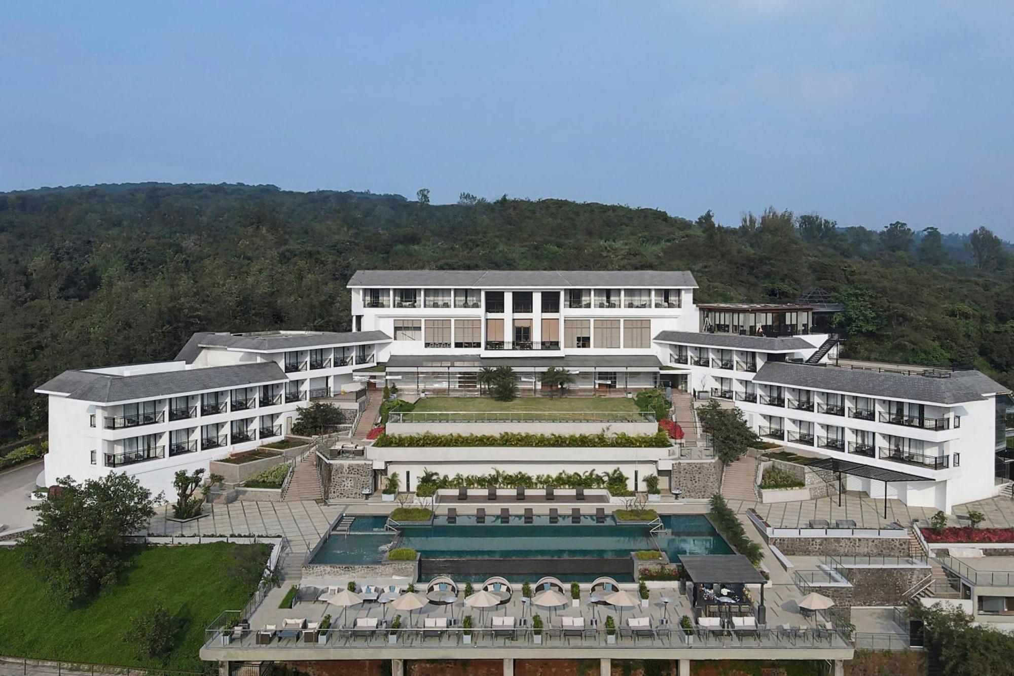 Courtyard By Marriott Mahabaleshwar Hotel Bagian luar foto
