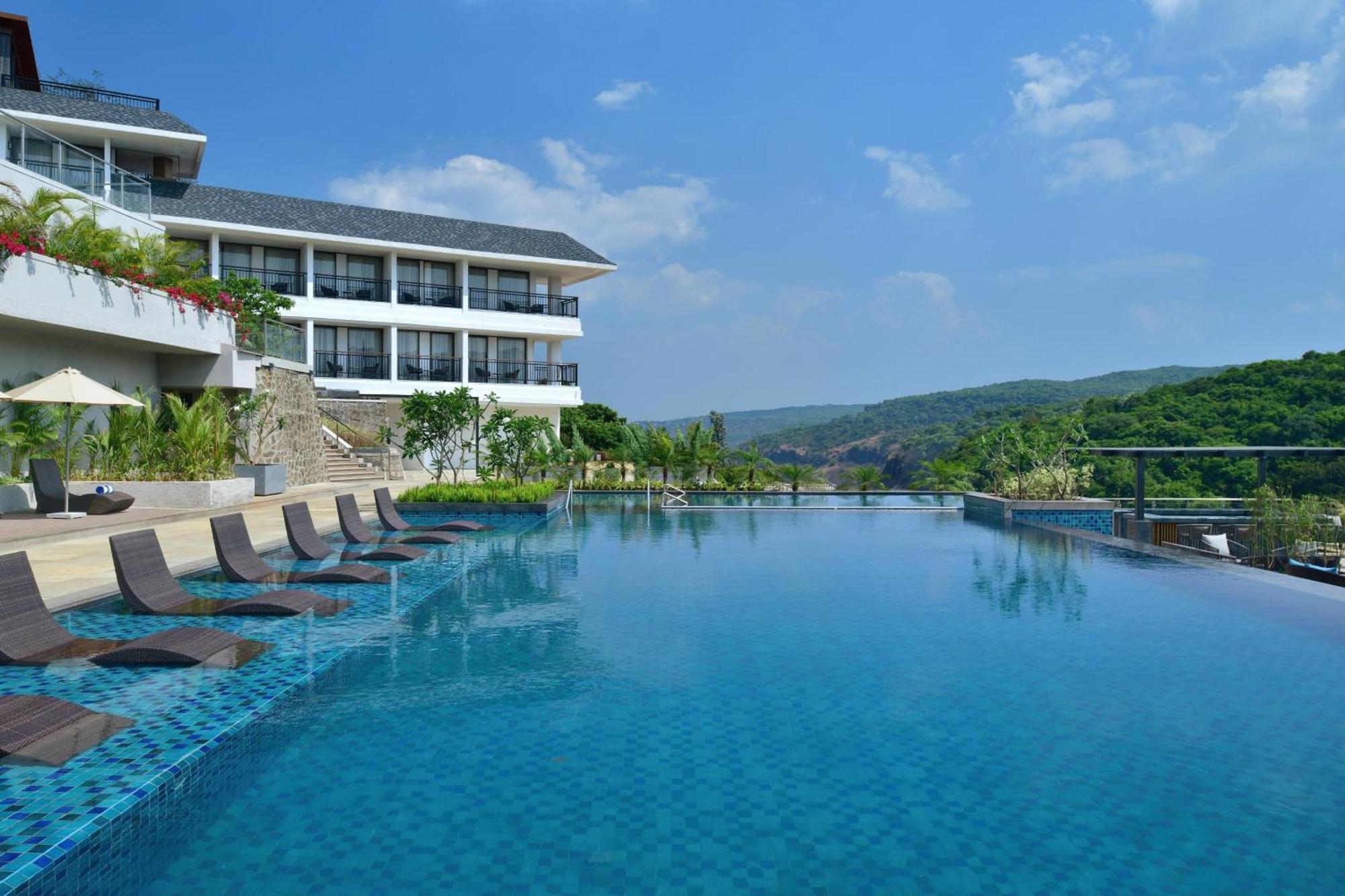 Courtyard By Marriott Mahabaleshwar Hotel Bagian luar foto