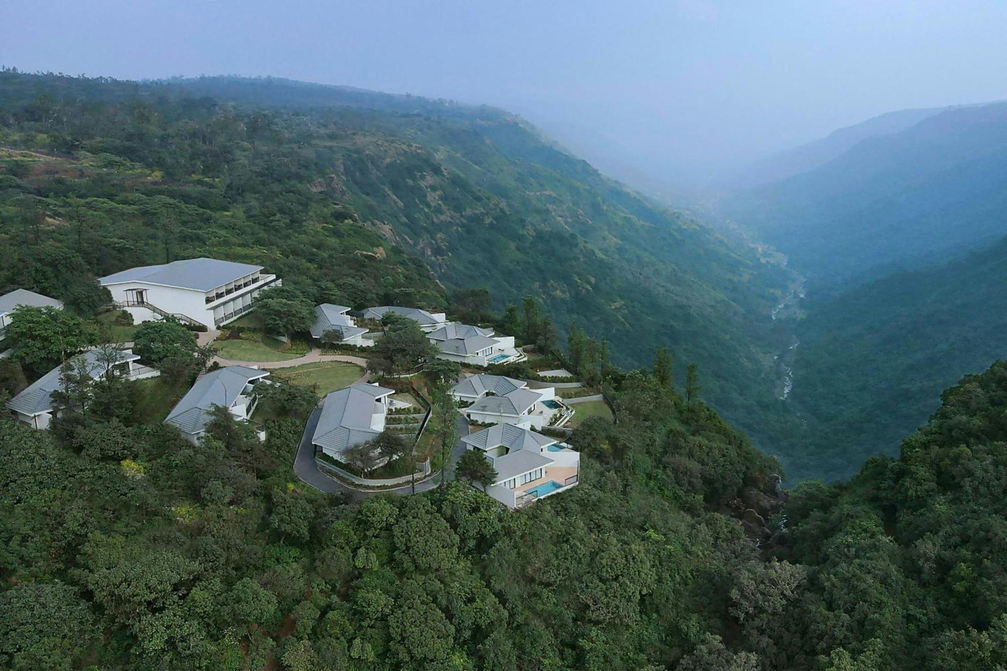 Courtyard By Marriott Mahabaleshwar Hotel Bagian luar foto