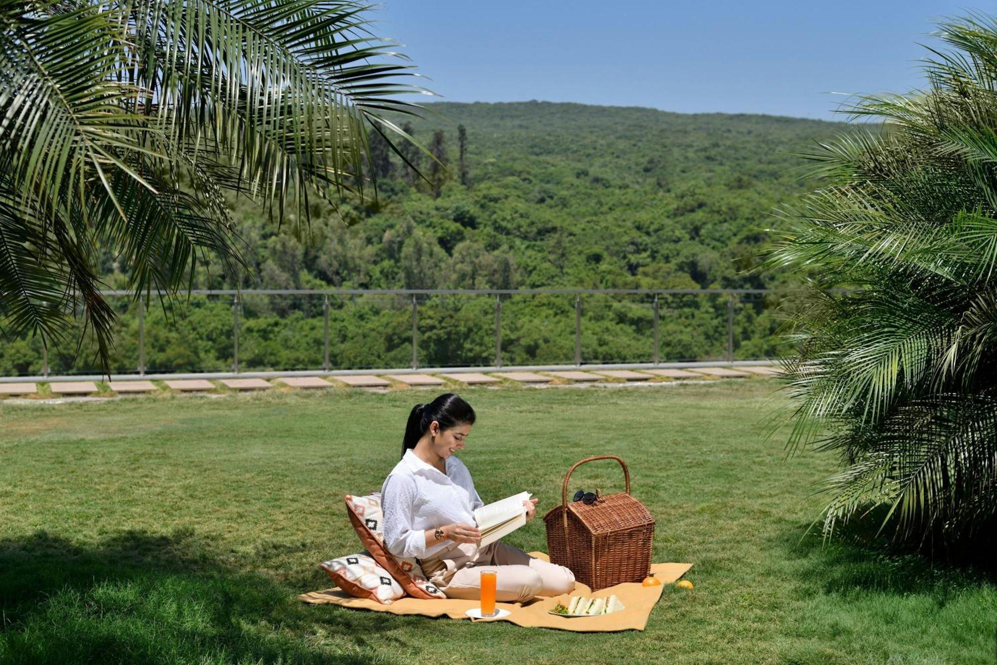 Courtyard By Marriott Mahabaleshwar Hotel Bagian luar foto